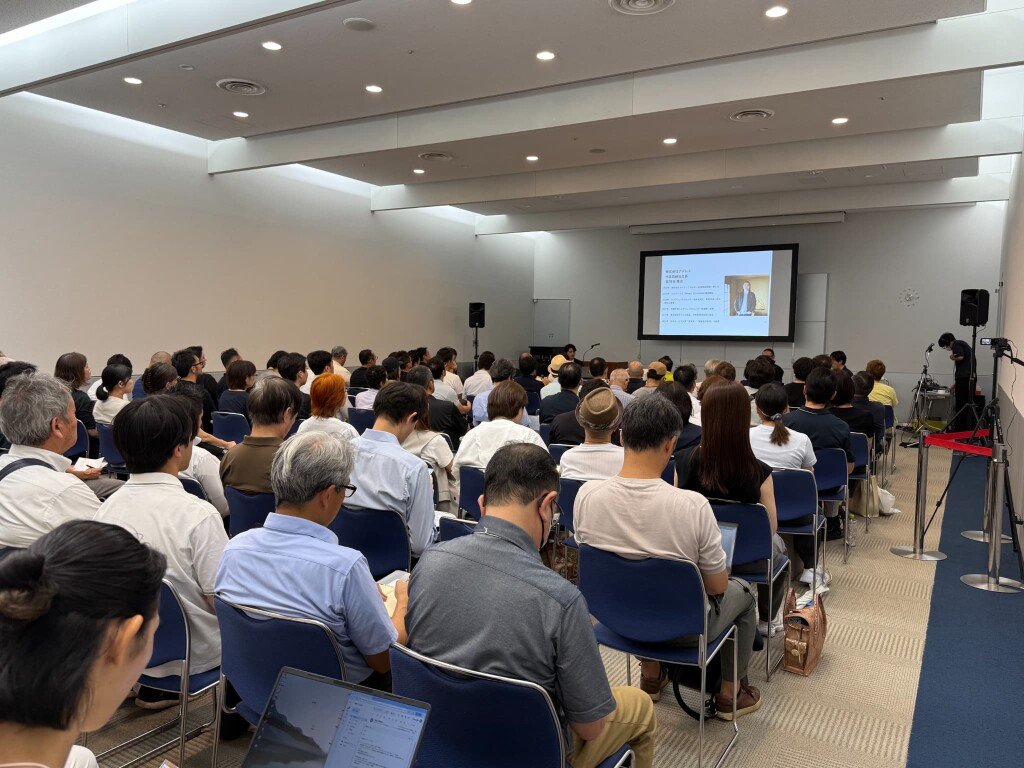 3E697EA5-C9D0-4A45-A94F-5B9664AC4C3F